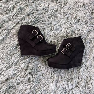 SODE wedge booties